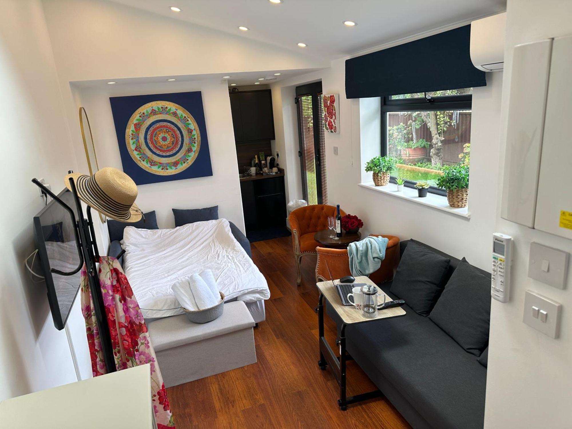 Bespoke Gallery Guesthouse Hendon Esterno foto