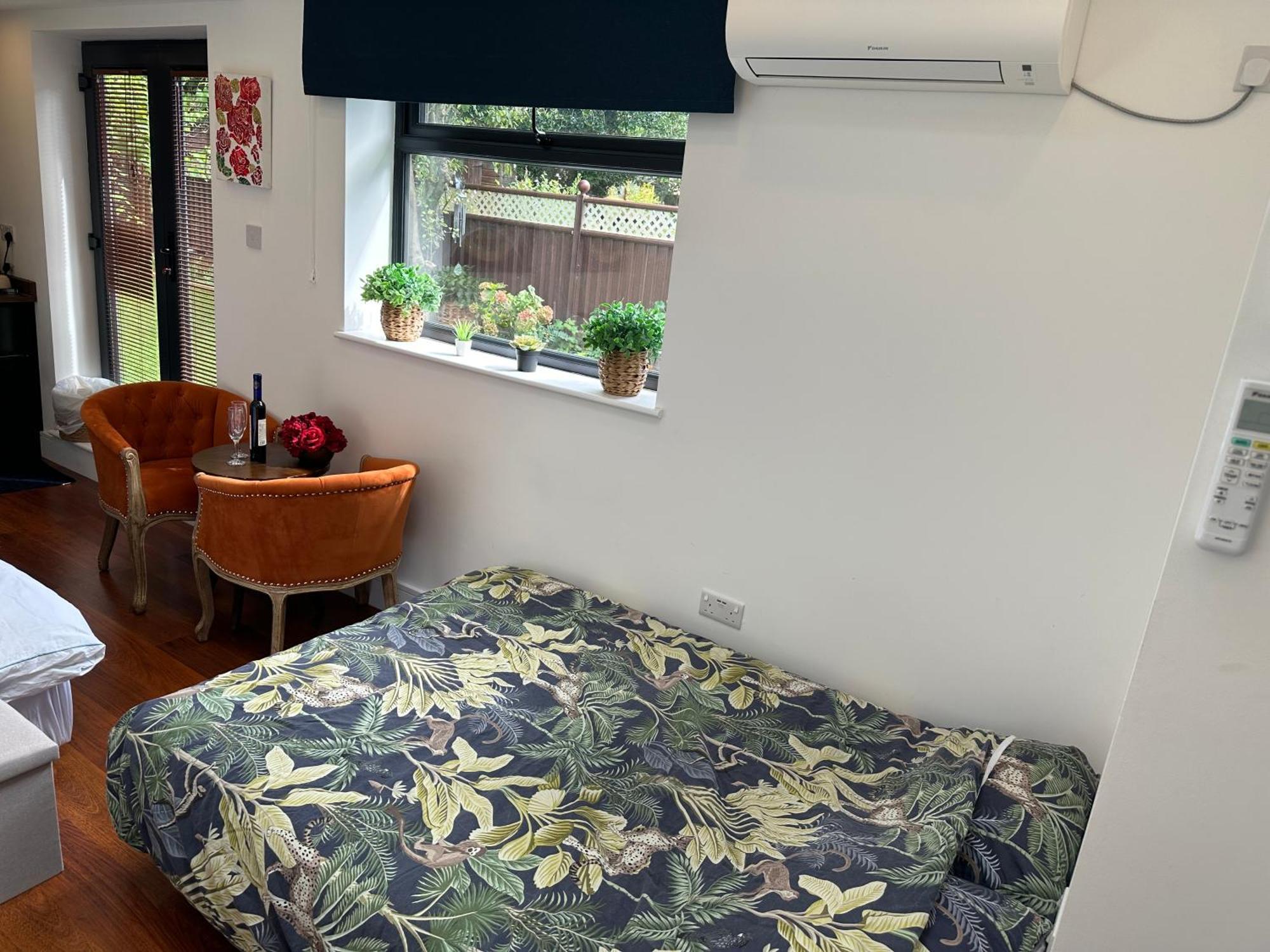 Bespoke Gallery Guesthouse Hendon Esterno foto