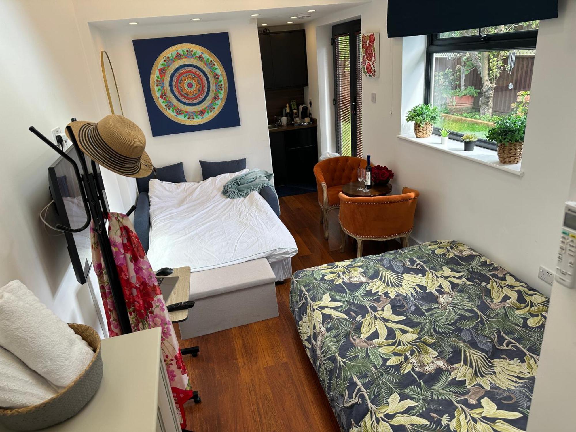 Bespoke Gallery Guesthouse Hendon Esterno foto