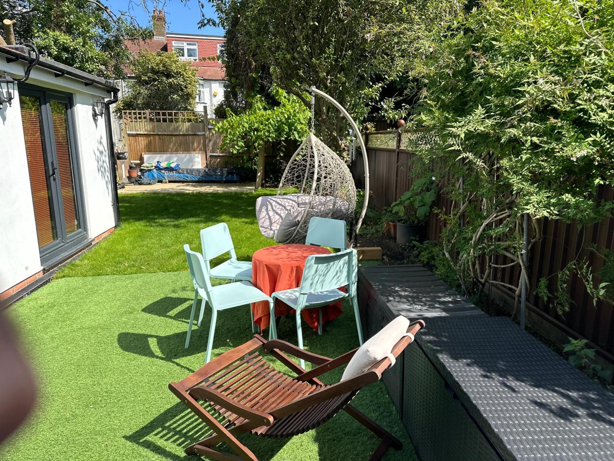 Bespoke Gallery Guesthouse Hendon Esterno foto