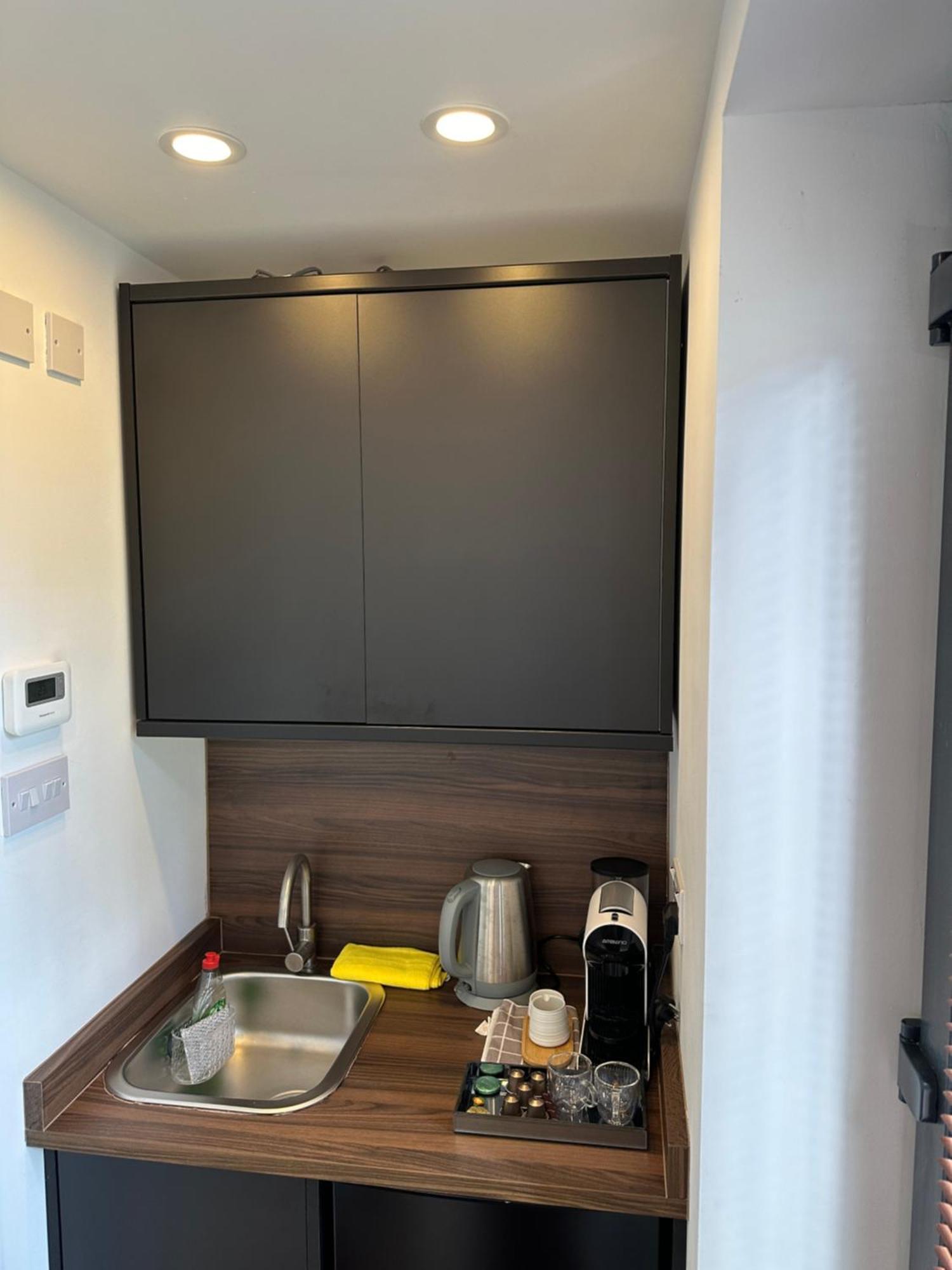 Bespoke Gallery Guesthouse Hendon Esterno foto