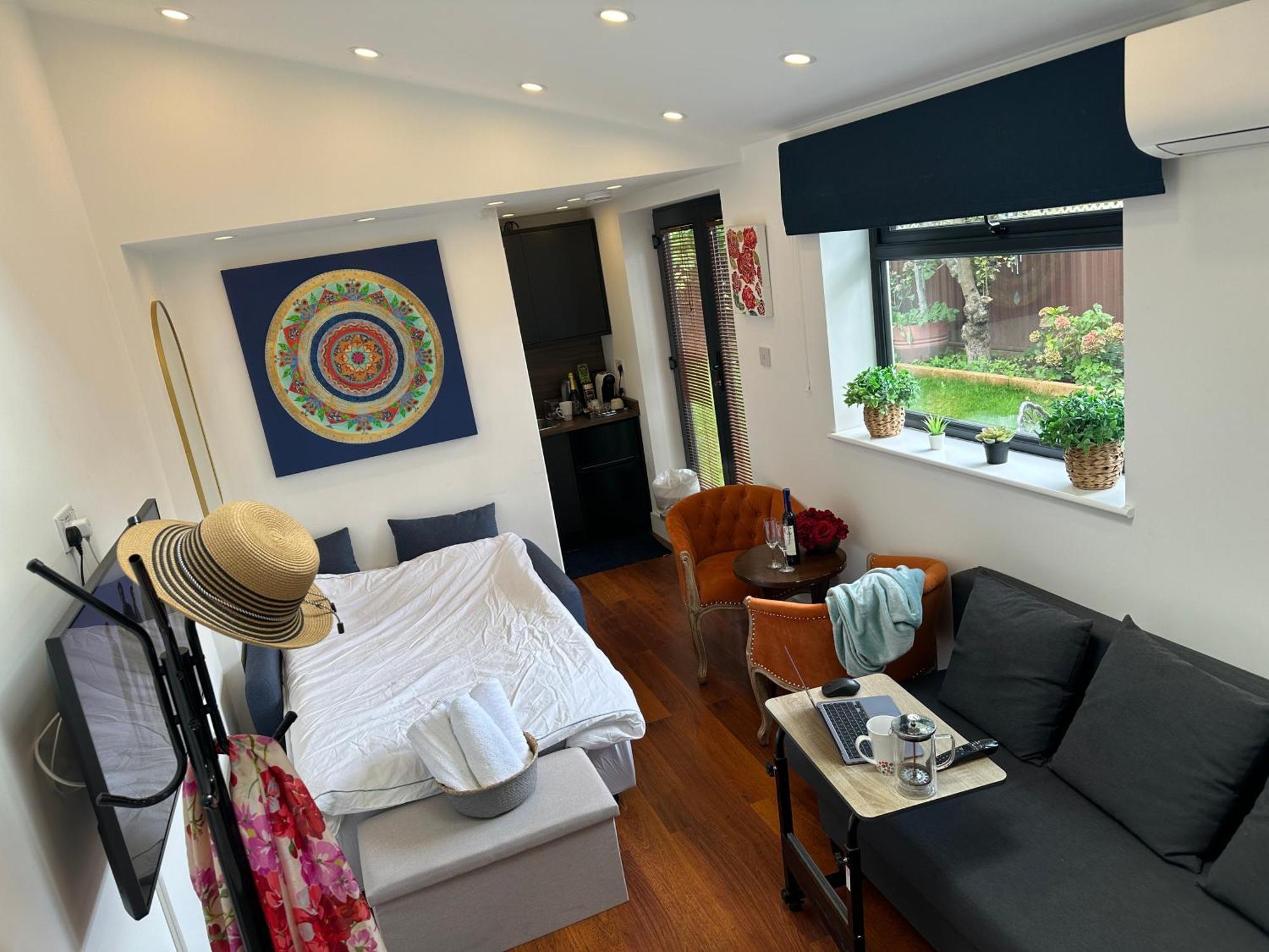 Bespoke Gallery Guesthouse Hendon Esterno foto