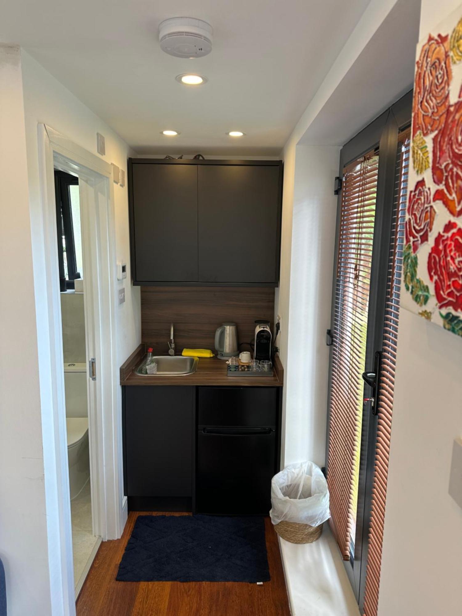 Bespoke Gallery Guesthouse Hendon Esterno foto