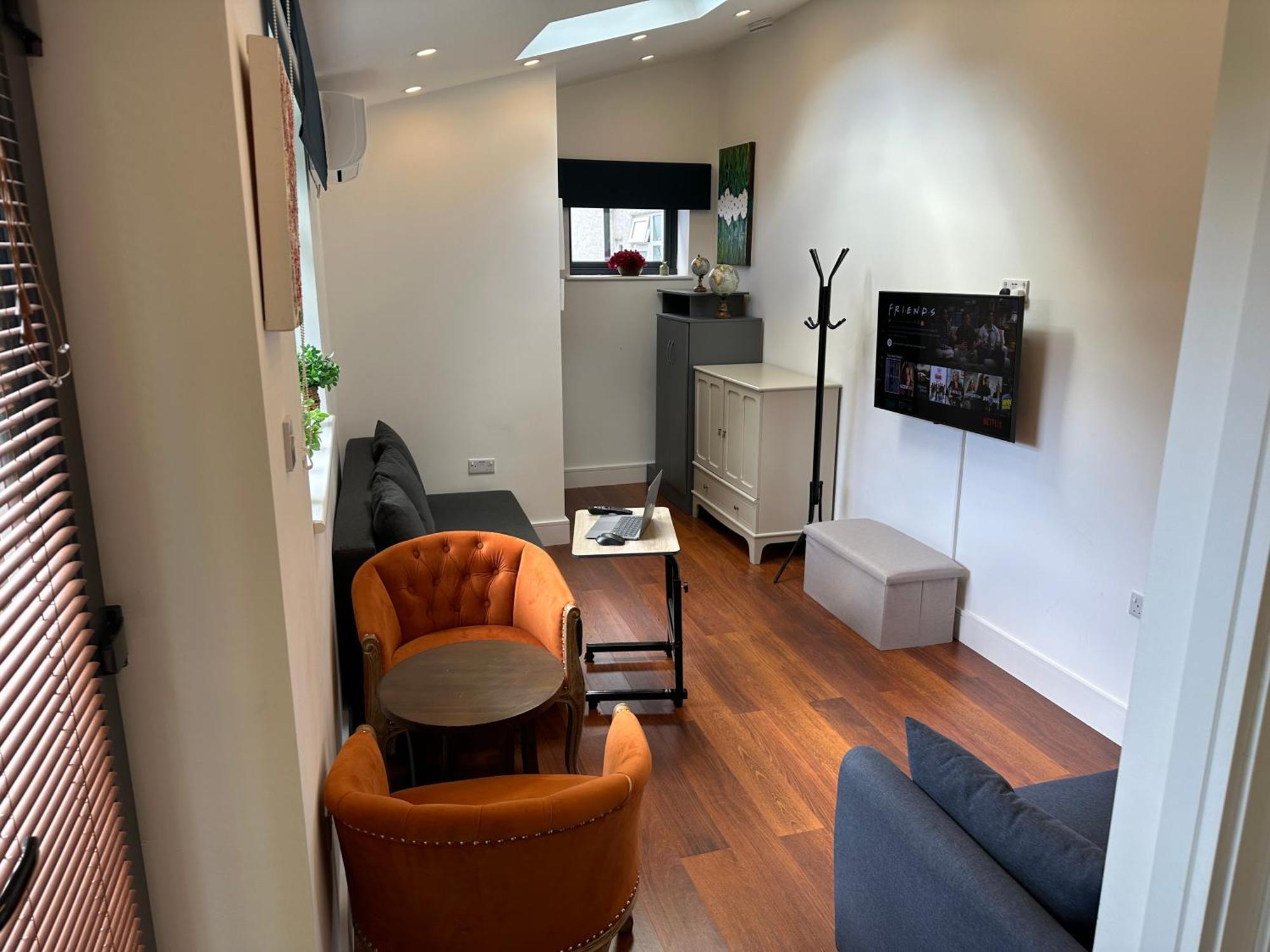 Bespoke Gallery Guesthouse Hendon Esterno foto