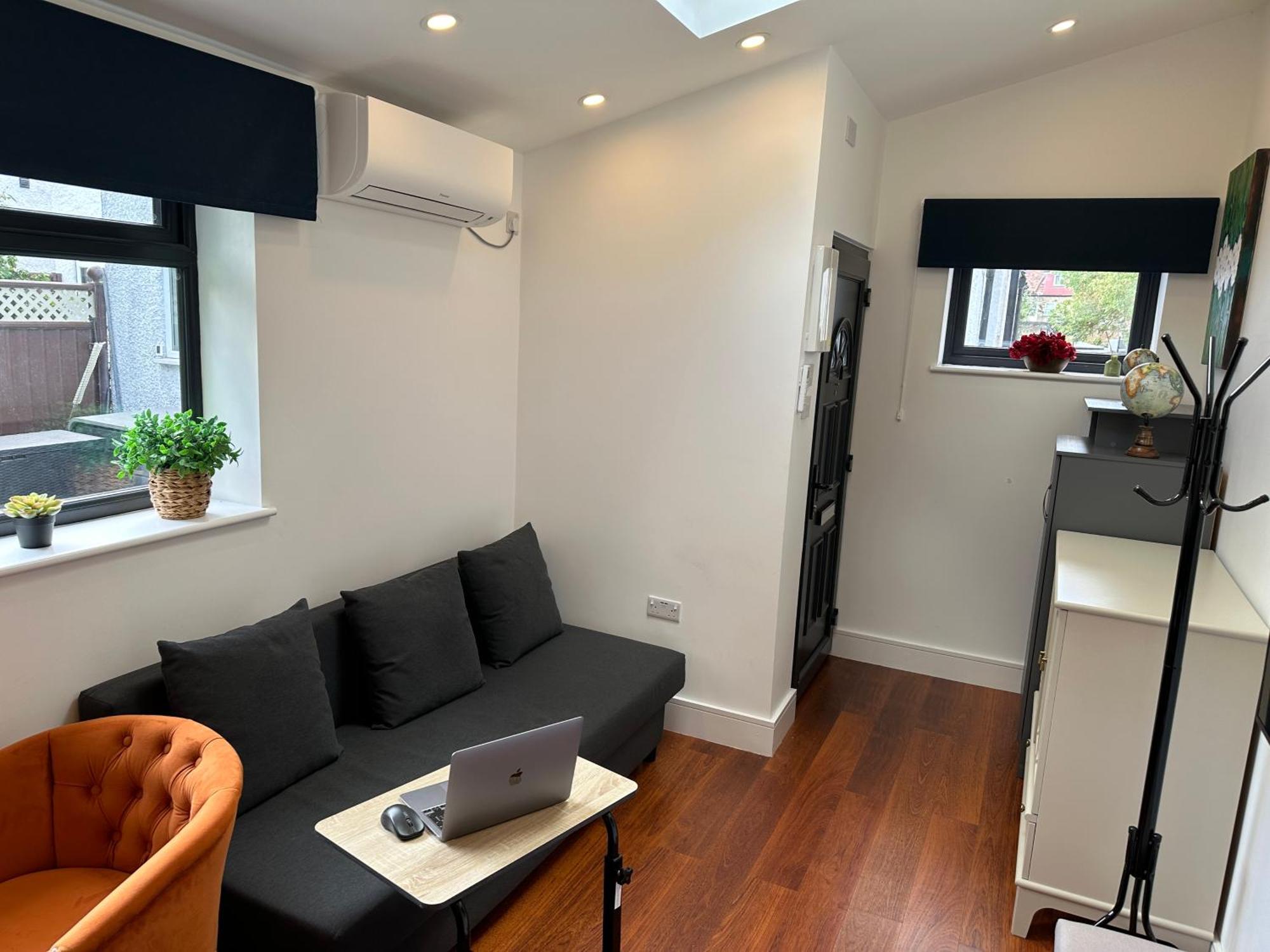 Bespoke Gallery Guesthouse Hendon Esterno foto