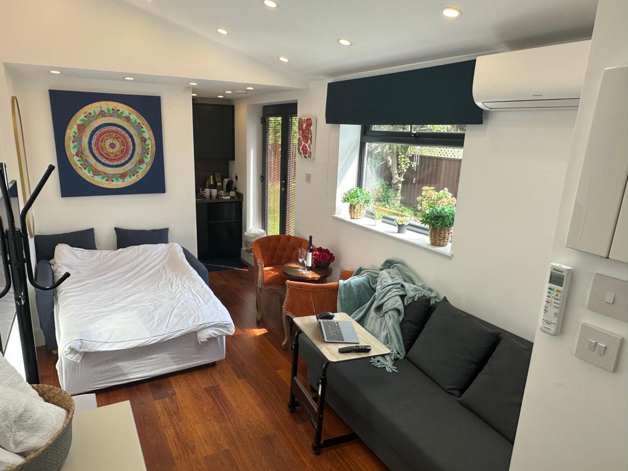 Bespoke Gallery Guesthouse Hendon Esterno foto